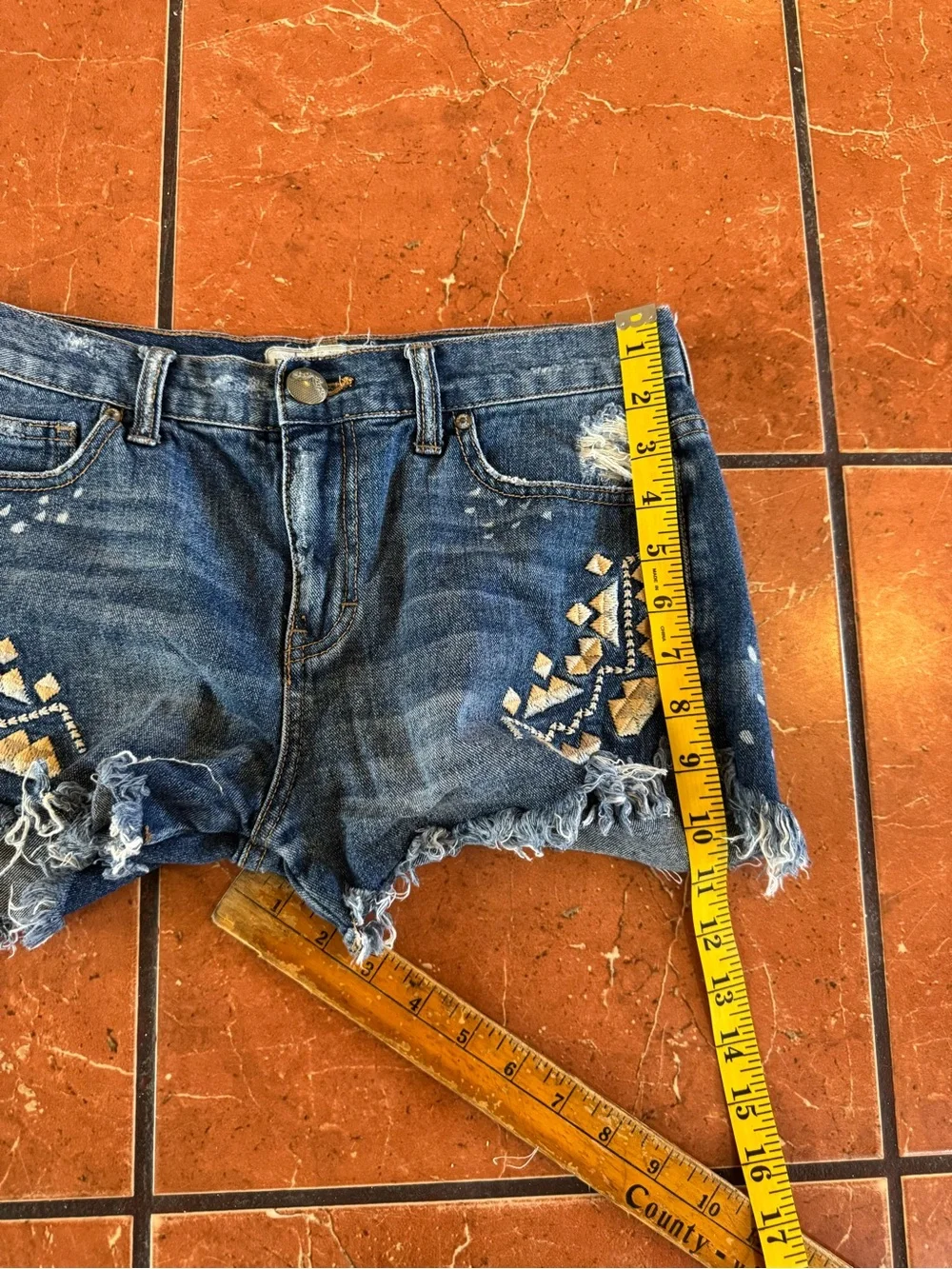 Free People Embroidered Frayed Denim Shorts Size 26 Boho Festival